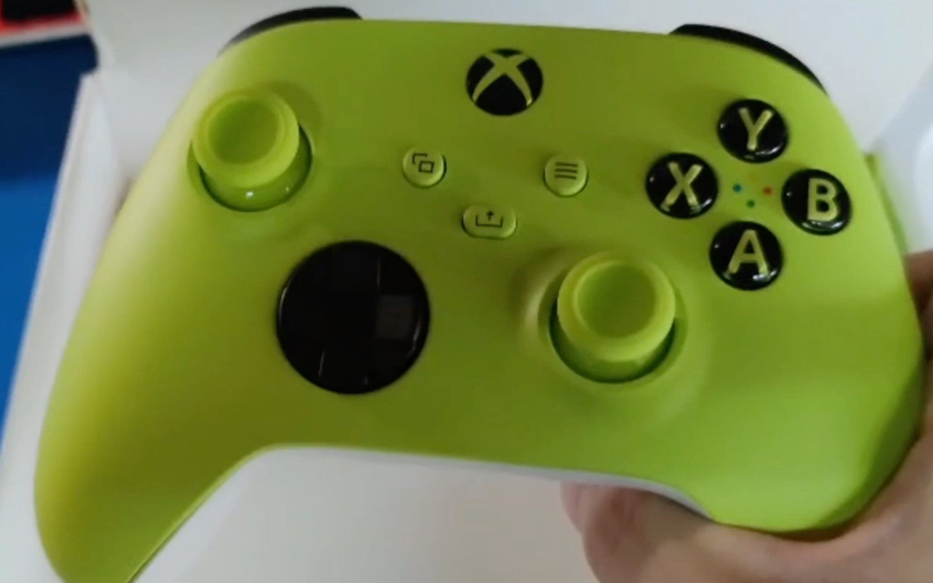 电光黄xbox手柄开箱难以置信的手气