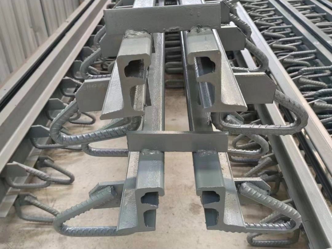 80伸缩缝价格 型钢伸缩缝价格 d80桥梁伸缩缝价格 d80伸缩缝价格