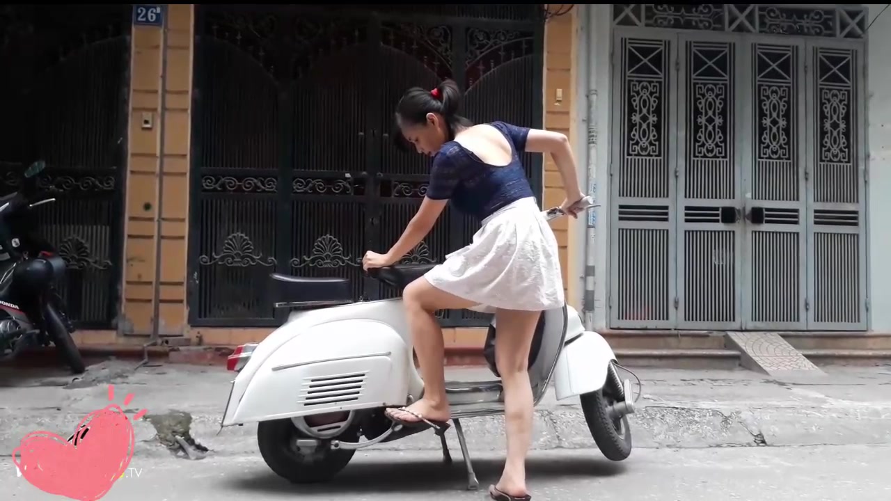 【福利4/5】Busty Vespa Studentgirl哔哩哔哩bilibili