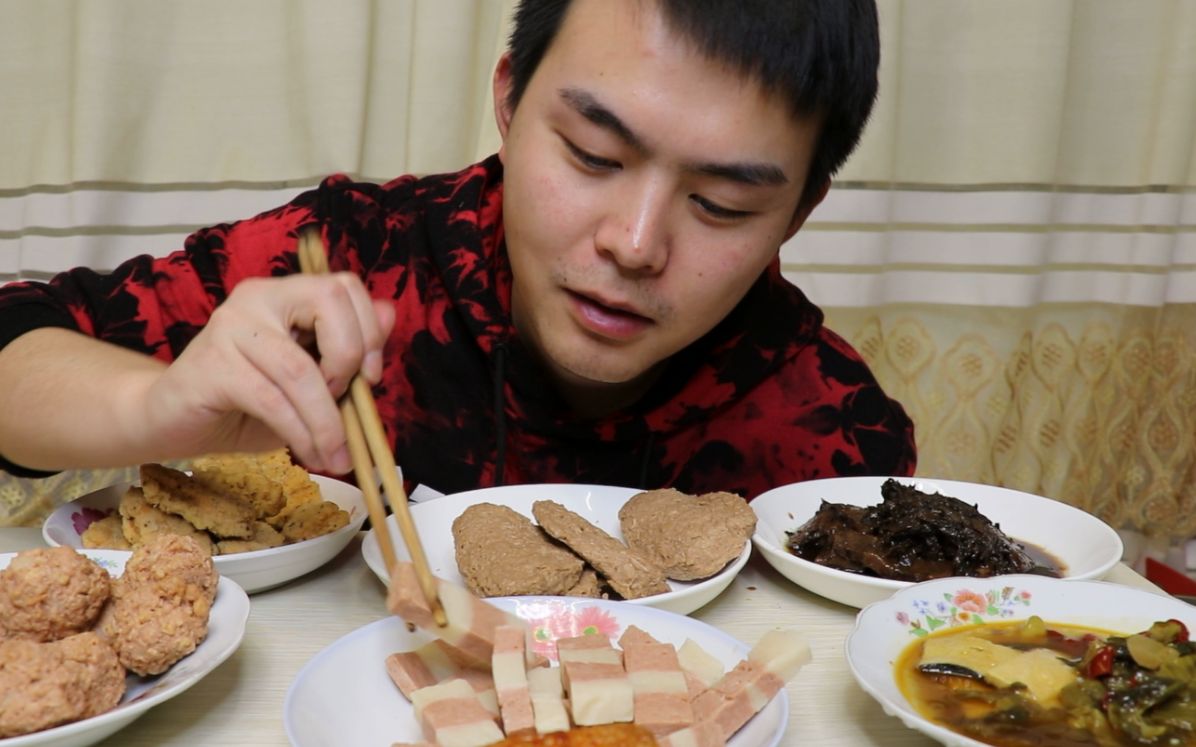 试吃最健康的减肥年夜饭【全素年夜饭】,感觉像吃了一顿火锅底料哔哩哔哩bilibili