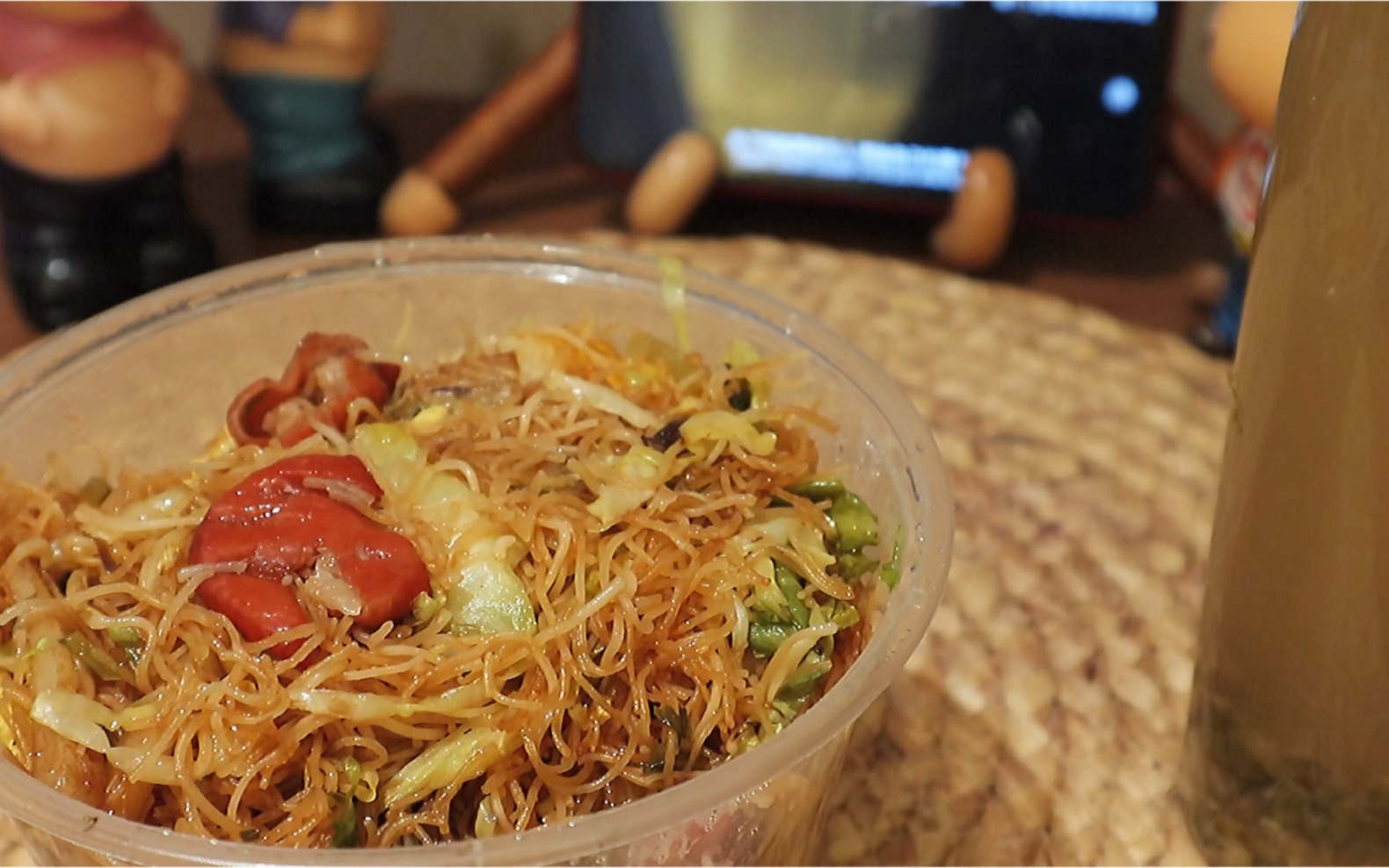 【一人食～肥肠炒米粉】总有些美食会陪着你一路长大～我们也许也不会