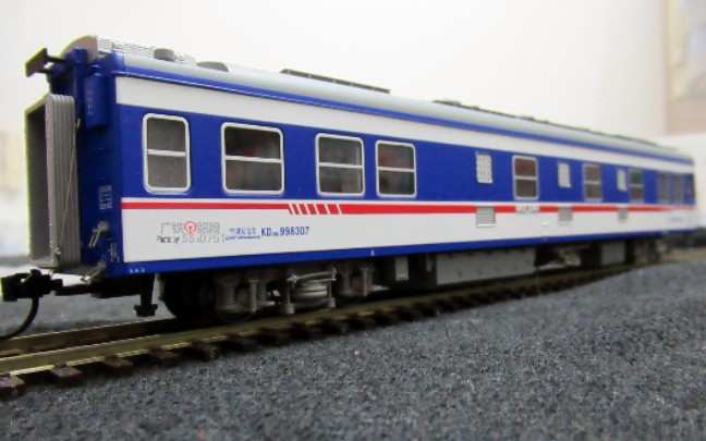 火车模型开箱02n27京局京段kd25k998307空调发电车火车模型开箱视频