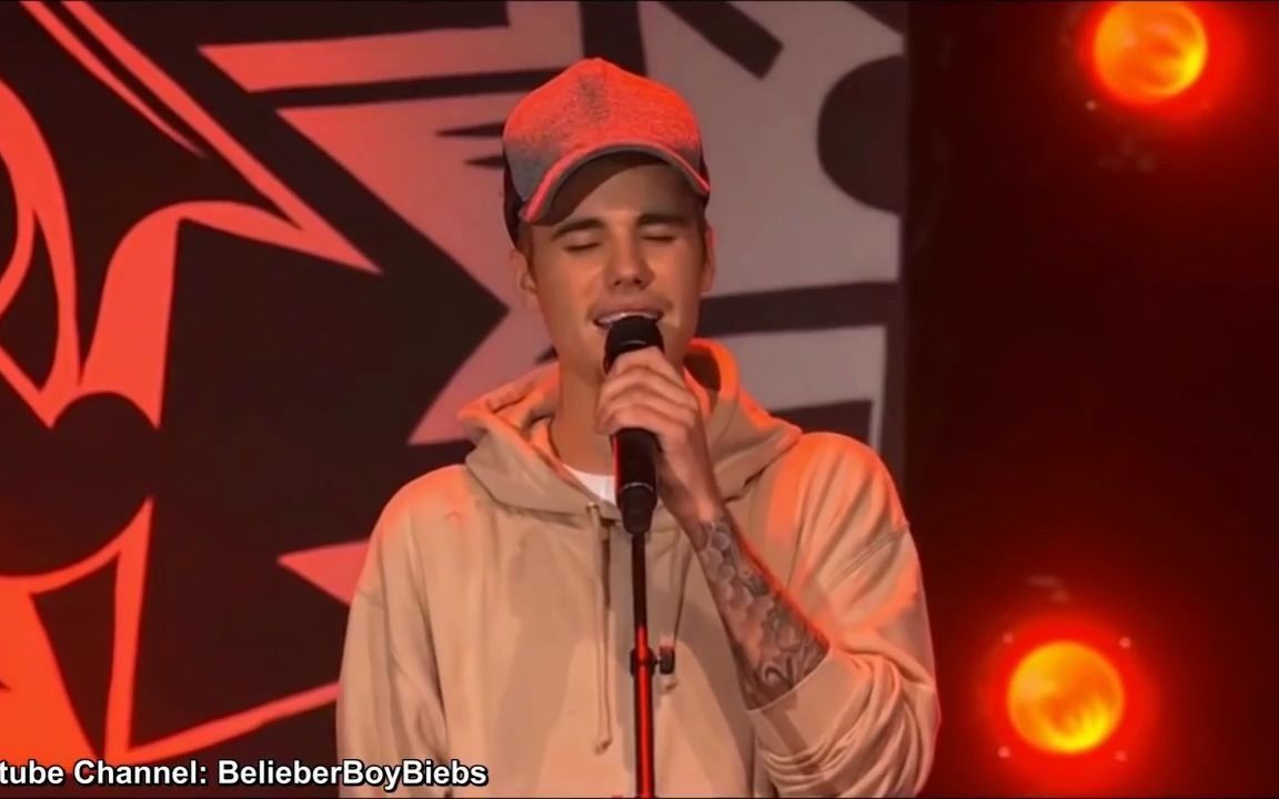 [图]【混剪】Justin Bieber 贾斯汀比伯现场演唱Down To Earth ( 2011 - 2015 720P)