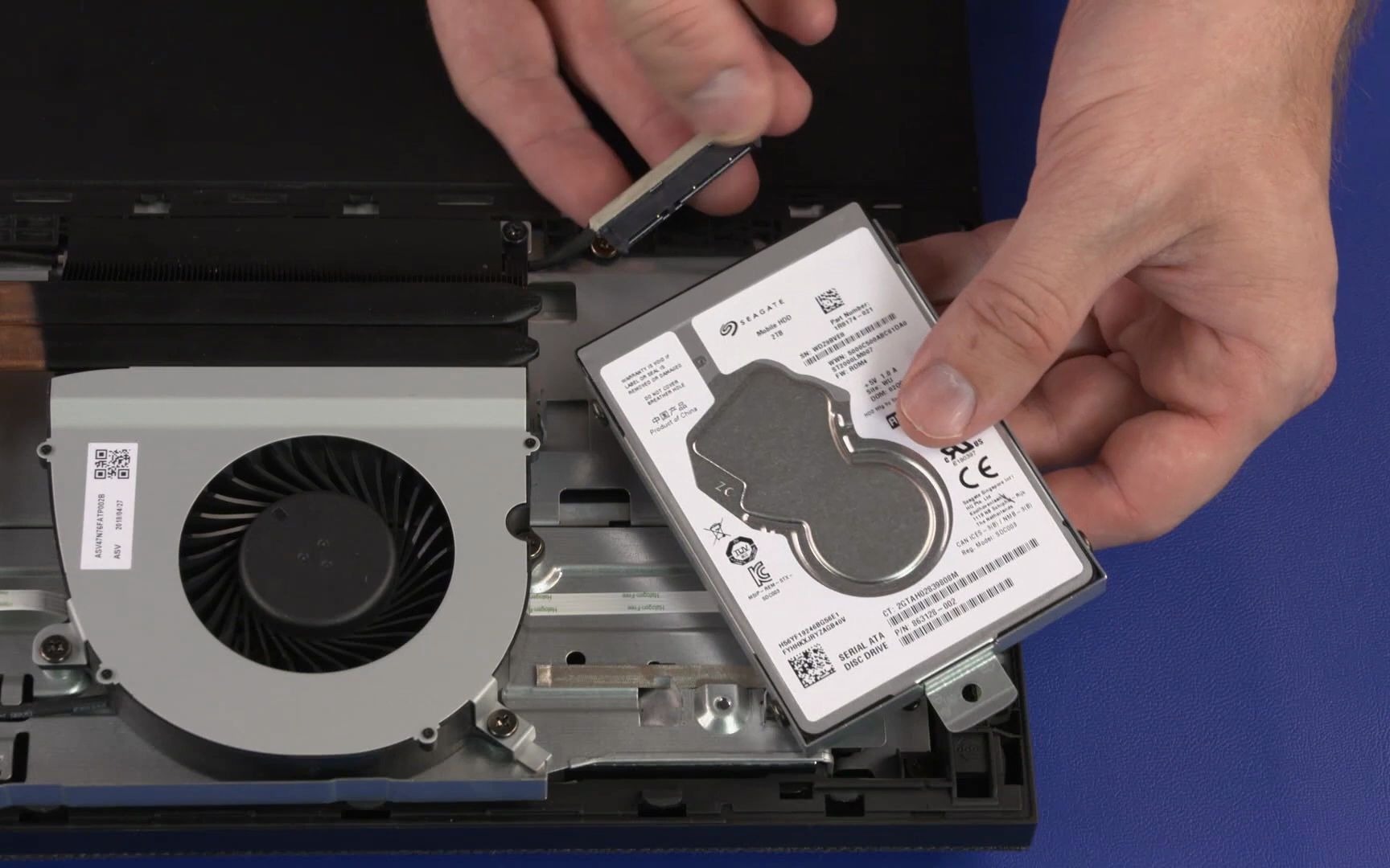 拆机警告 hp pavilion all-in-one - 27-xa0000 售后工程师拆机视频