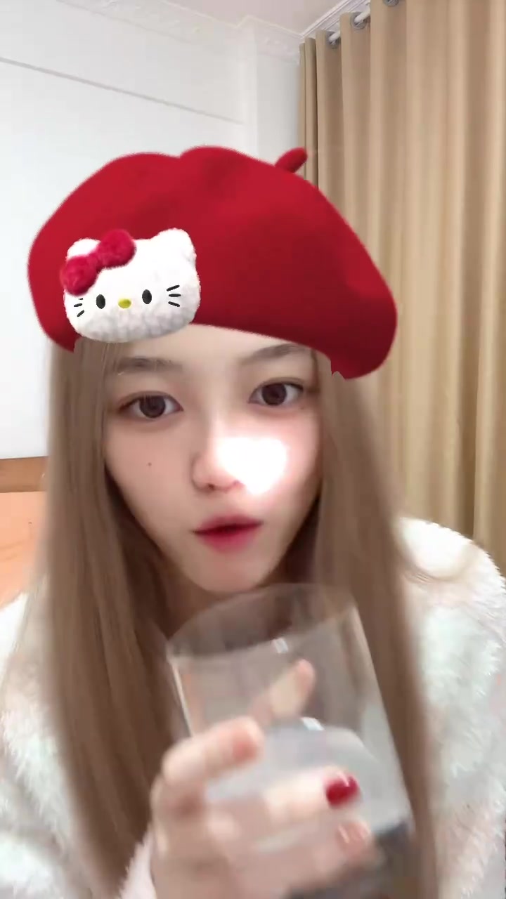 【易嘉爱】新年好! 2024年02月10日01点13分