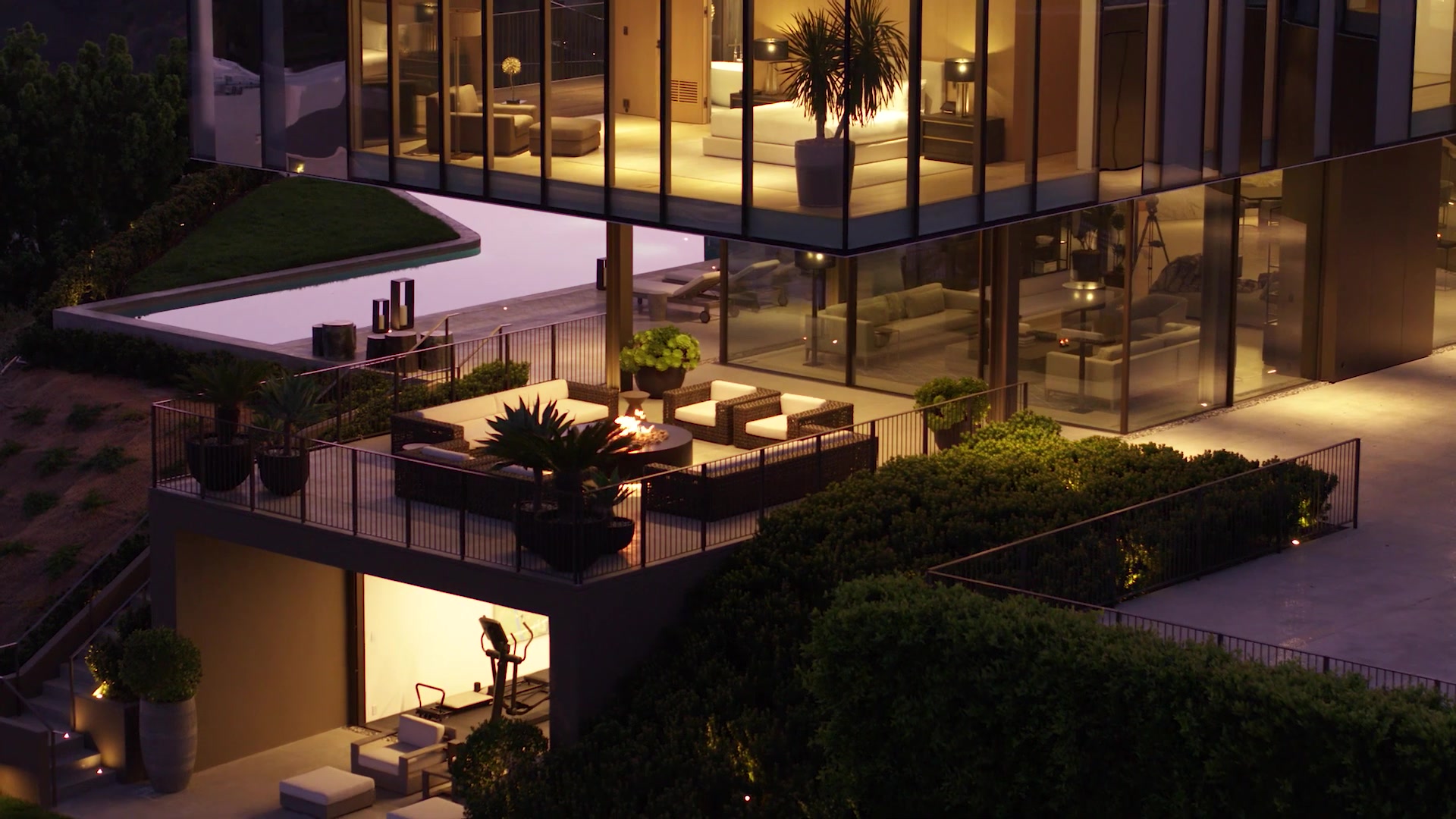 夜景版--洛杉矶3.8亿豪宅,超前卫建筑设计!