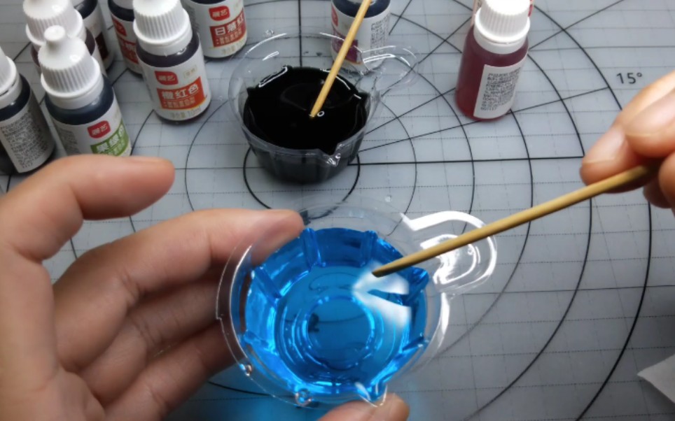 【滴胶】超简单自制彩色流沙油_哔哩哔哩_bilibili