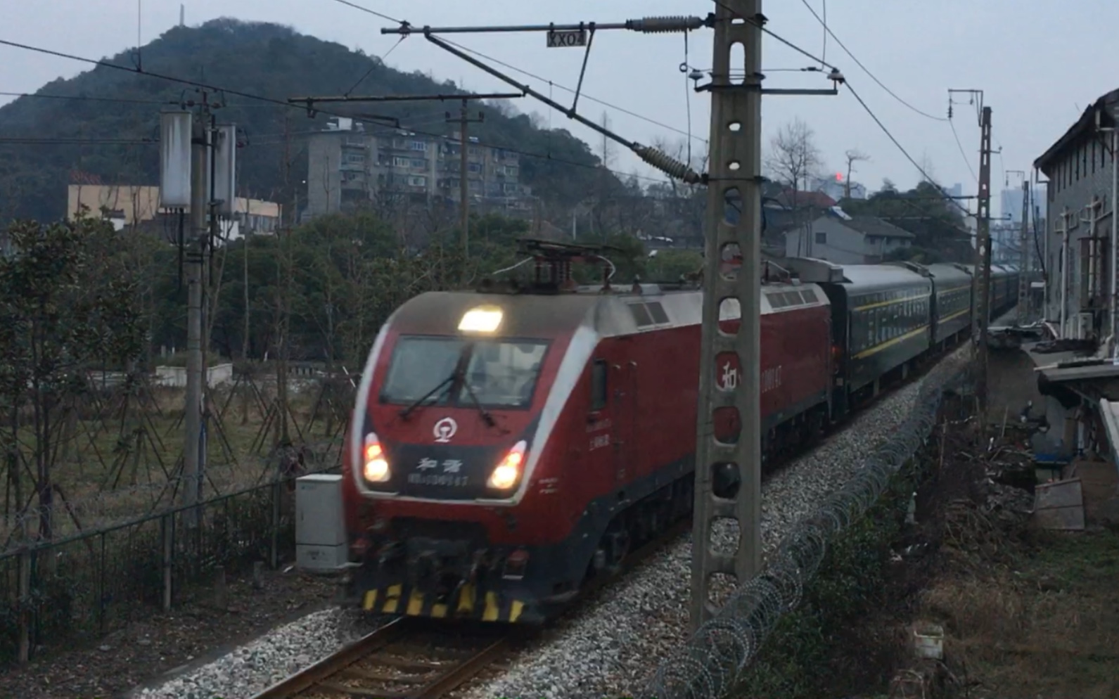 【中国铁路】k212次 通过萧萧联络线高田村 hxd1d0147