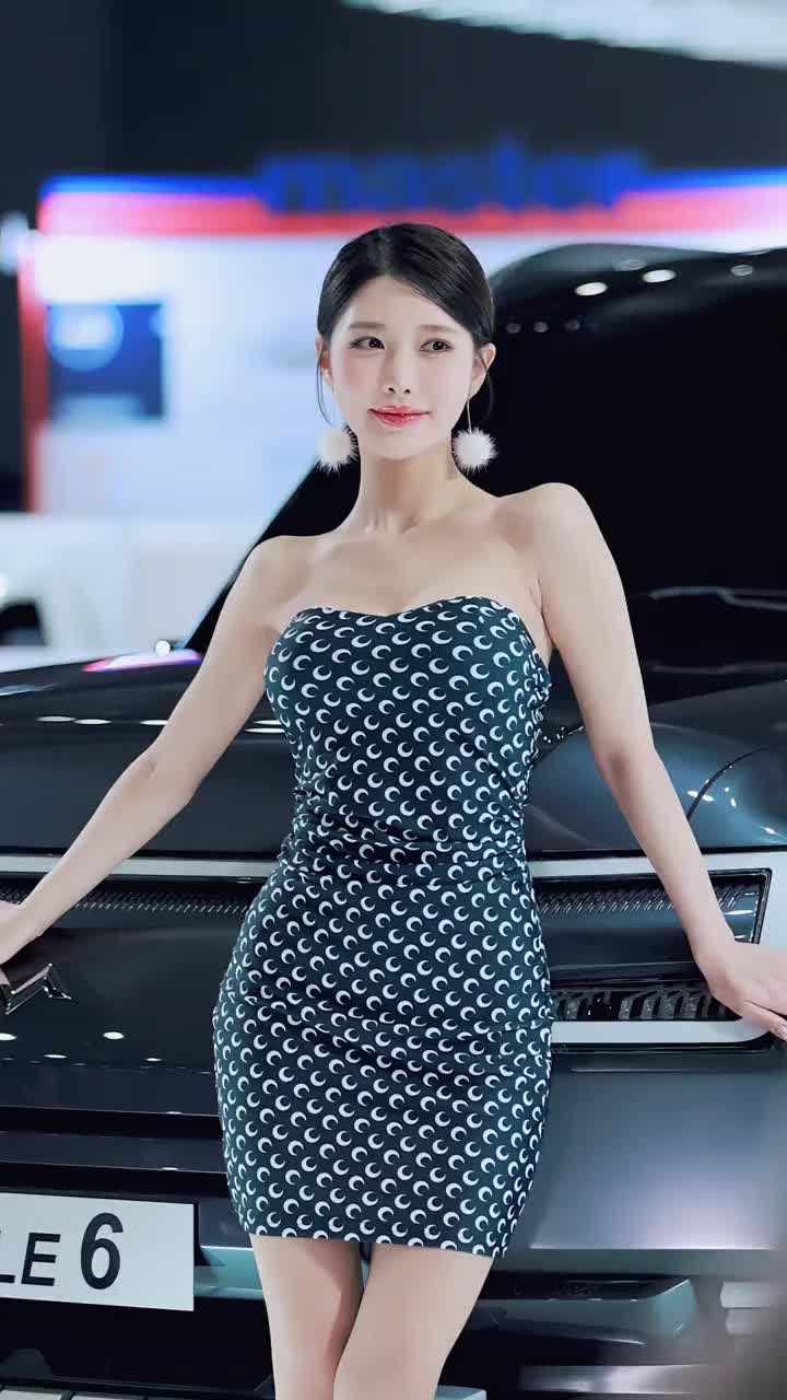 这样的车模是才是女朋友的样子,气质迷人#车模小姐姐 #韩国车模 #好看