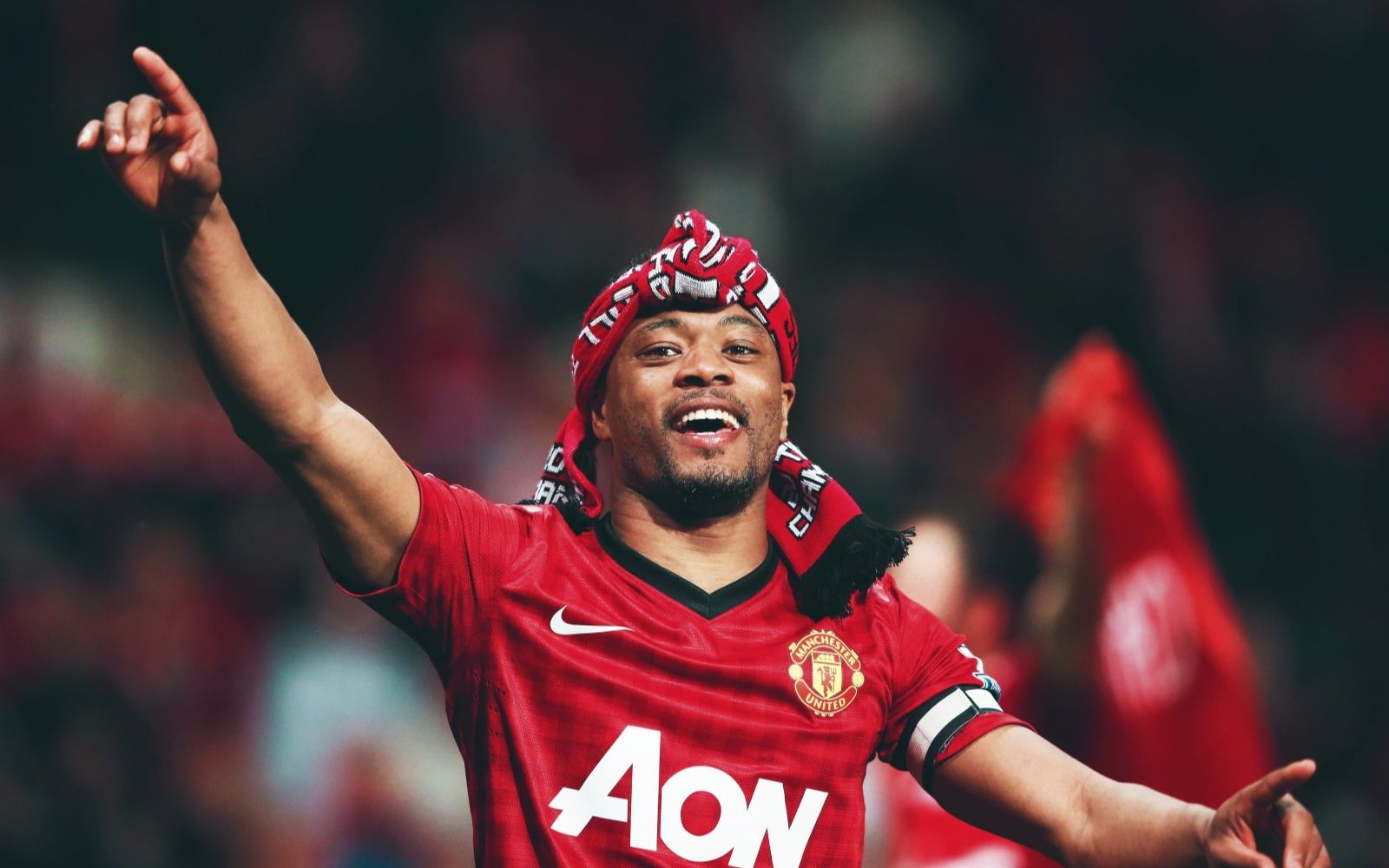 攻守兼备的曼联"三爷" 埃弗拉42岁生日快乐