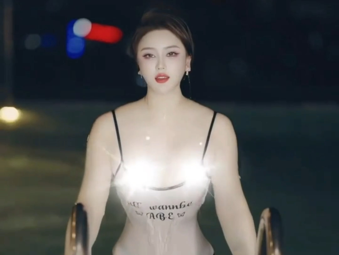 比基尼泳装,无不良引导正常穿搭!