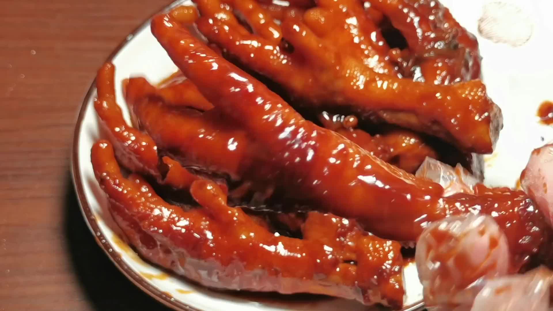 家庭版酱香鸡爪做法:酱香浓郁,软糯脱骨,好吃到停不下来鸡爪