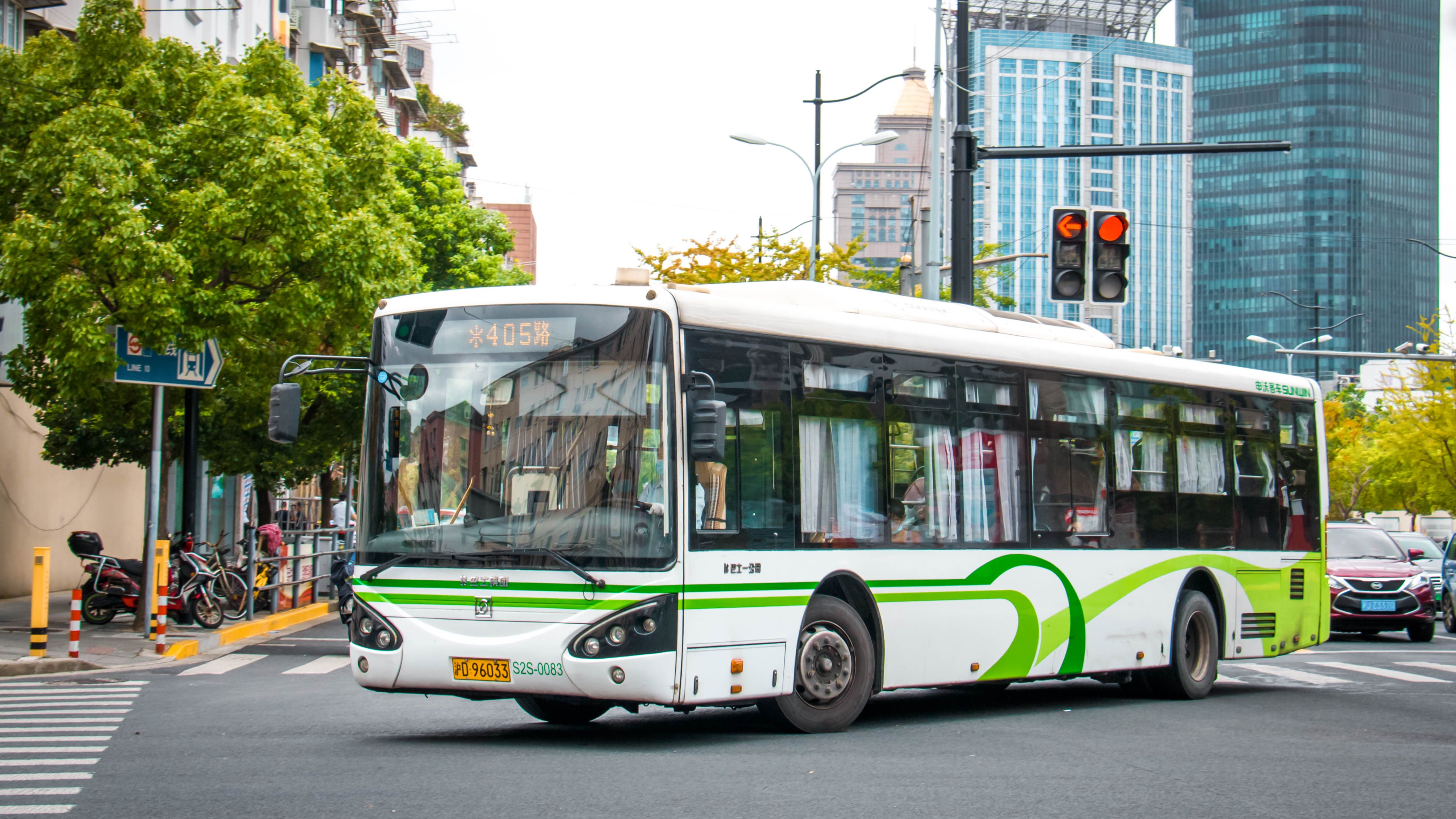 上海·申沃 swb6127phev2   eaton fuller fo8406a