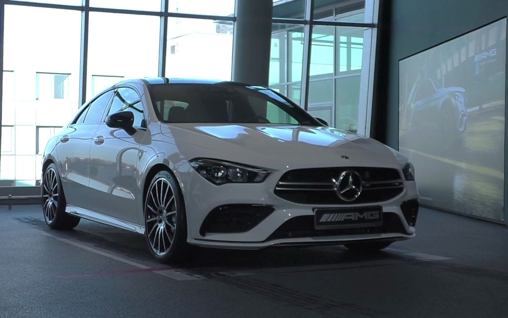 【店内实拍系列】——梅赛德斯-奔驰cla35 amg 4matic_哔哩哔哩 (゜