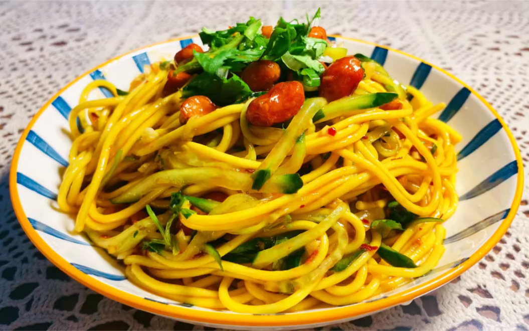 传统四川红油凉面,这样做口感更劲道,麻辣鲜香,味道堪称一绝.