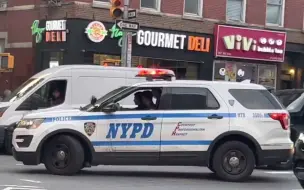 Download Video: 【NYPD MTN】纽约警察局曼哈顿北区分局 福特探险者警车出警街拍