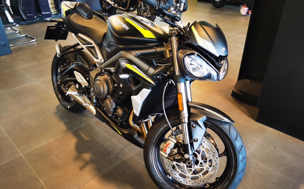 vlog6123361试驾凯旋765rs青蛙王子_哔哩哔哩_bilibili