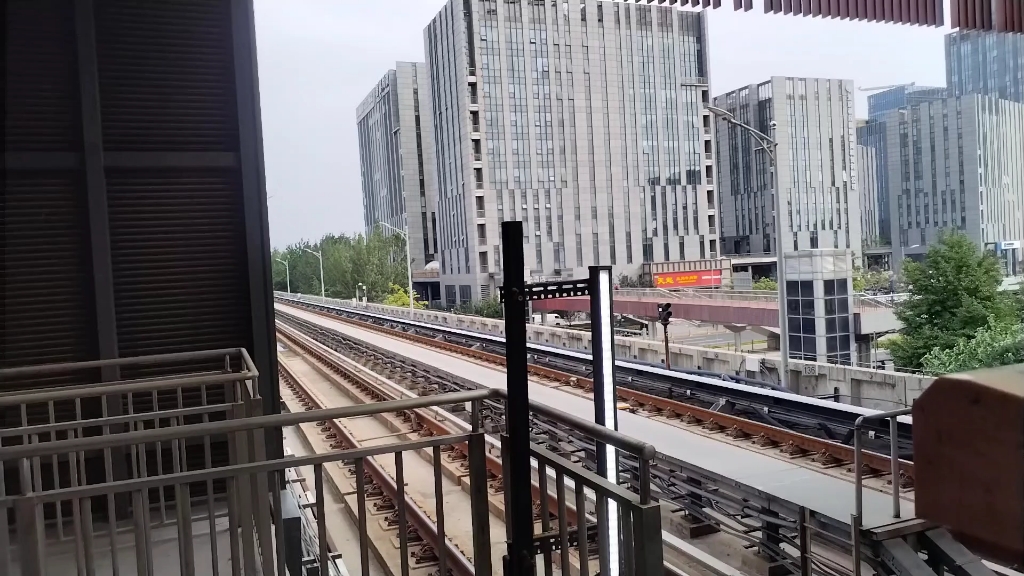 北京地铁亦庄线dkz32型车yz007号车荣昌东街进站