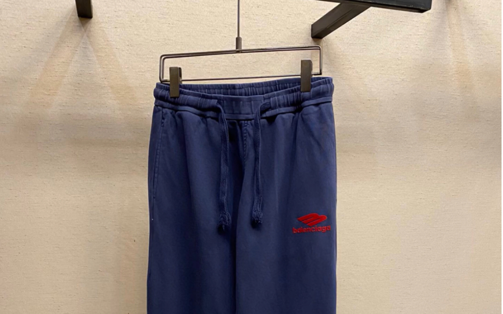 介绍一下高仿balenclaga巴黎世家刺绣字母运动休闲裤 卫裤
