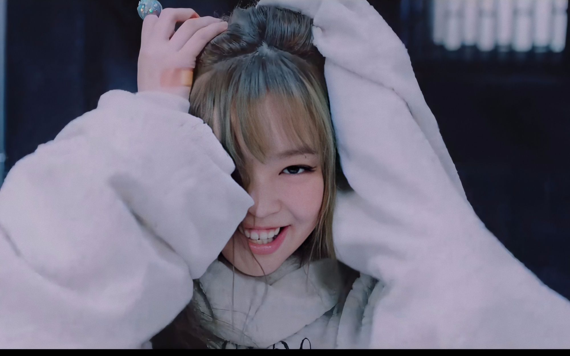 blackpink《lovesick girls》mv修改版,jennie还是一如既往的很好看