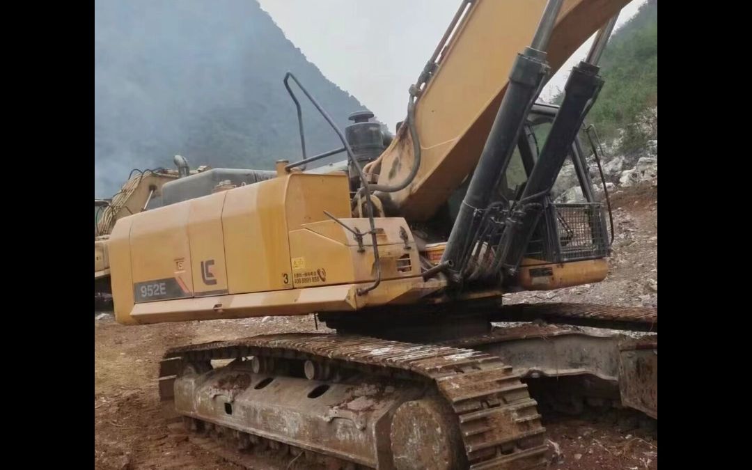 挖机挖掘机极品二手挖掘机19年柳工952e挖掘机多少钱一台?