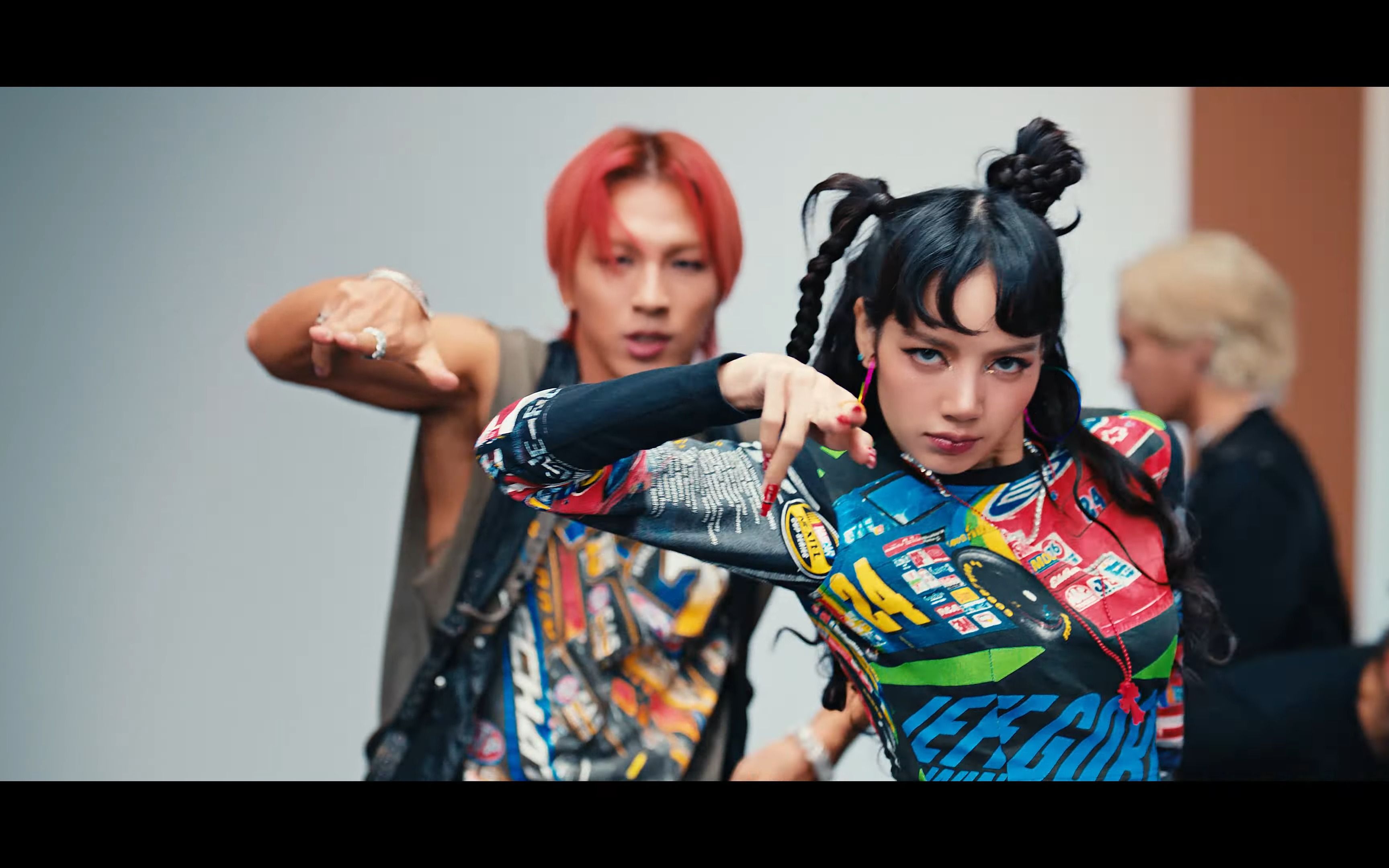 taeyang - shoong! (feat. lisa of blackpink) performance video