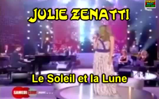 [图]Julie Zenatti - Le soleil et la Lune - French & English Lyrics Paroles Subtitles