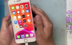 Скачать видео: Iphone手机 WiFi打不开，伴随着不停重启，真的会变砖吗？