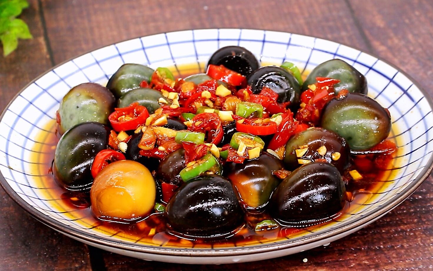 活动  你吃过用鹌鹑蛋做的皮蛋吗?用剁椒简单调味,太好吃了