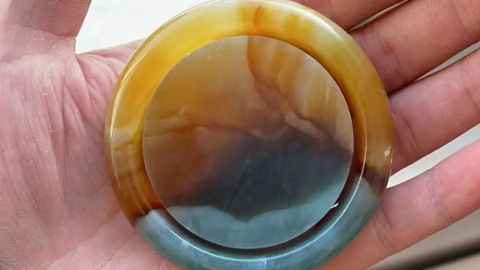 仏珠（玉石王花玉）