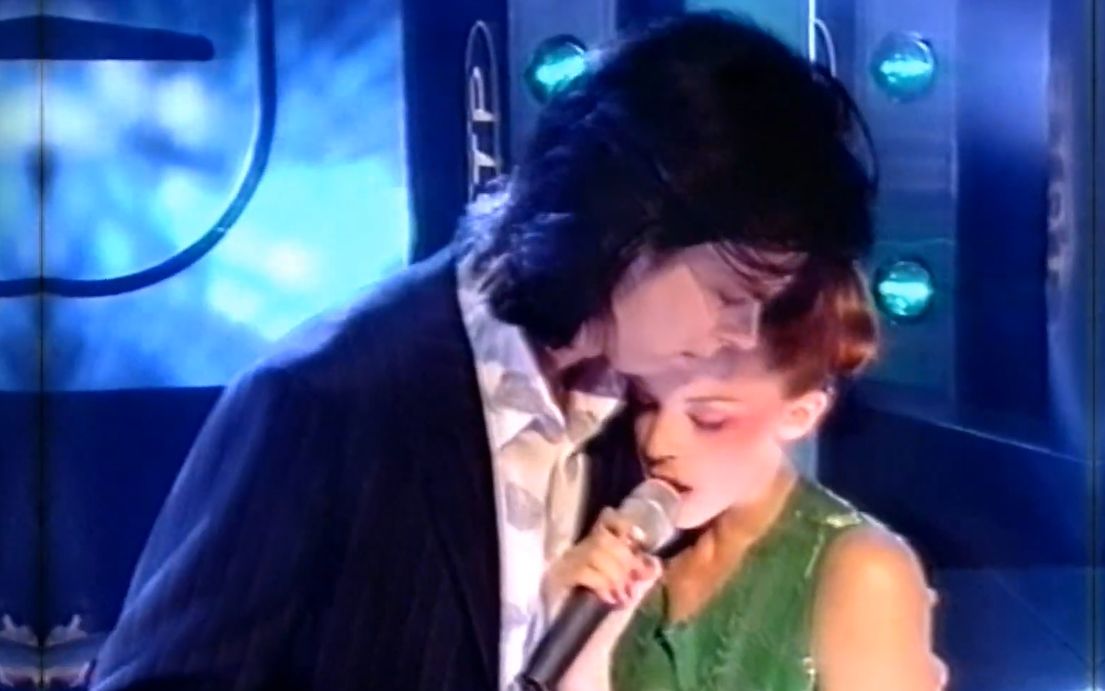 [图]【野玫瑰的故乡】Kylie Minogue & Nick Cave - Where The Wild Roses Grow (Live TOTP) 1995