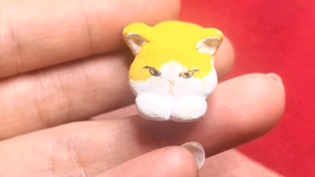 一只石塑粘土小猫