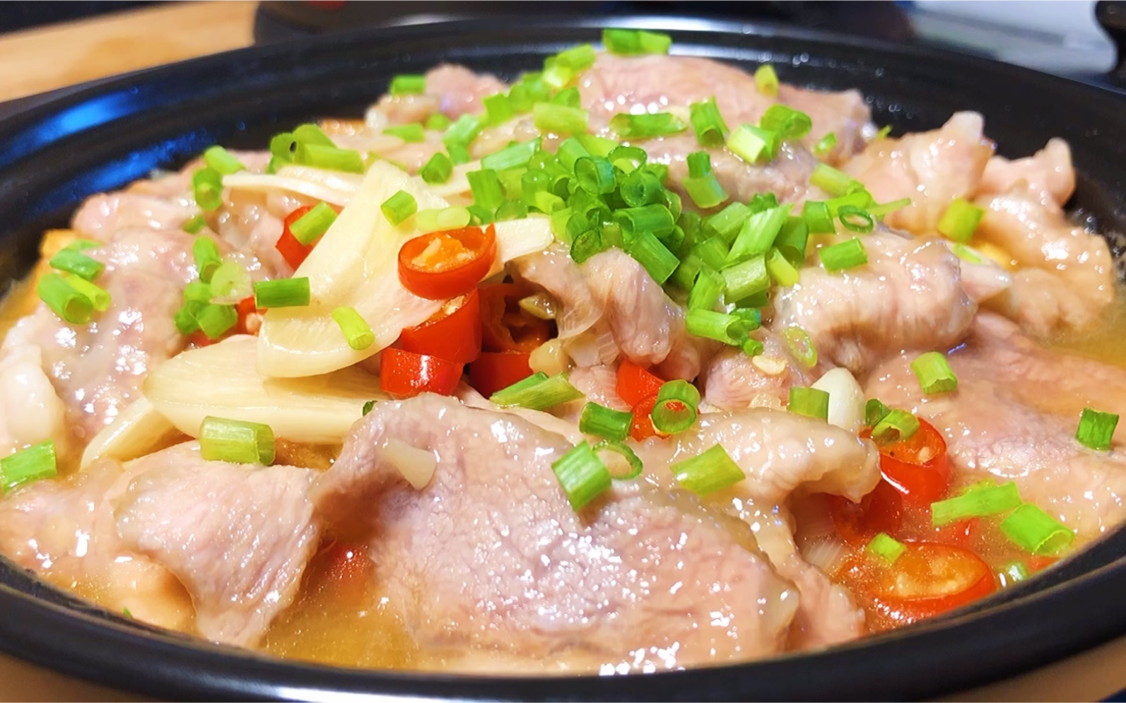 天气渐凉,送你一份砂锅里脊豆腐煲!