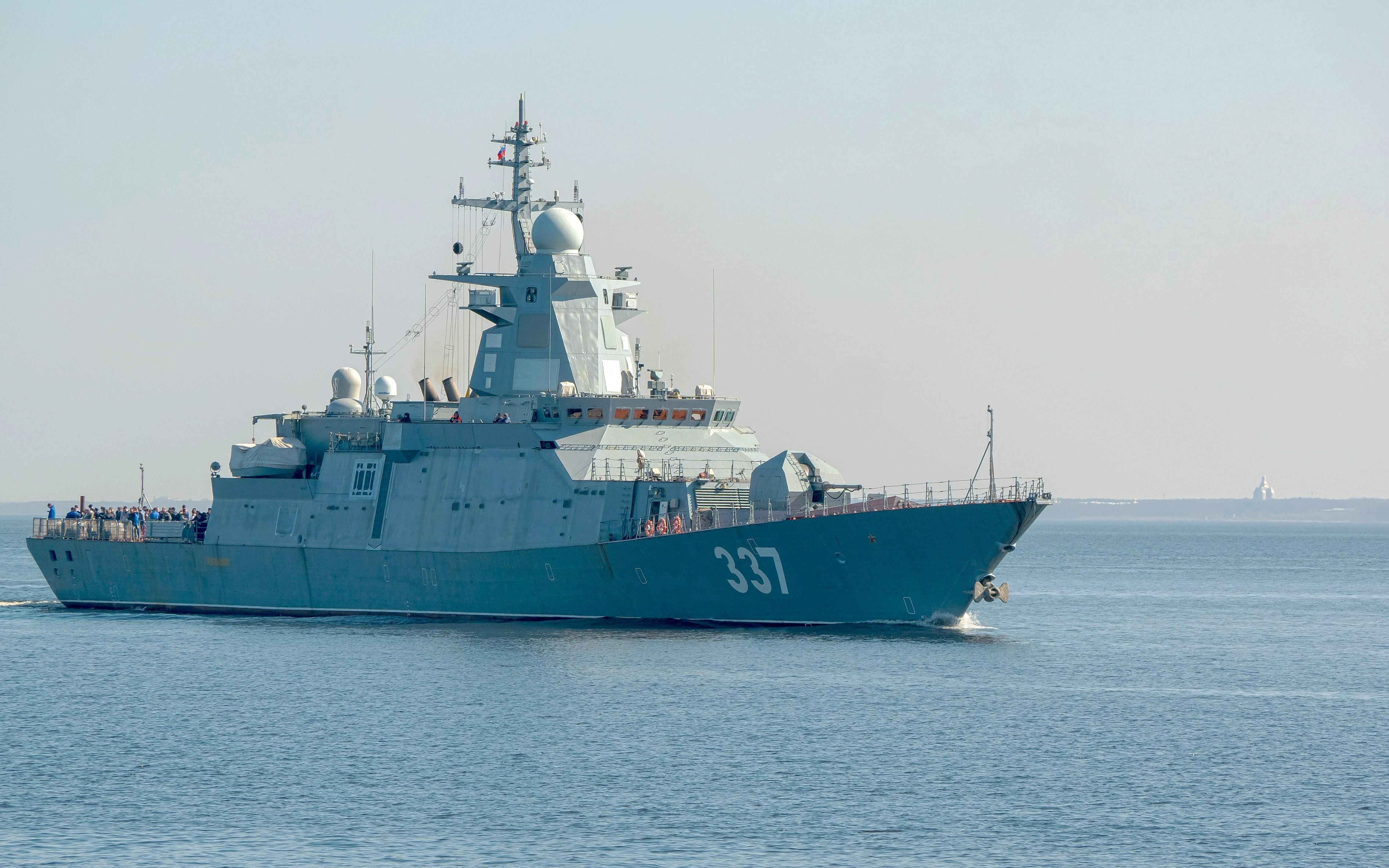 中文字幕俄罗斯新入编的20385型雷鸣号记者小哥给你详细解说整船设备