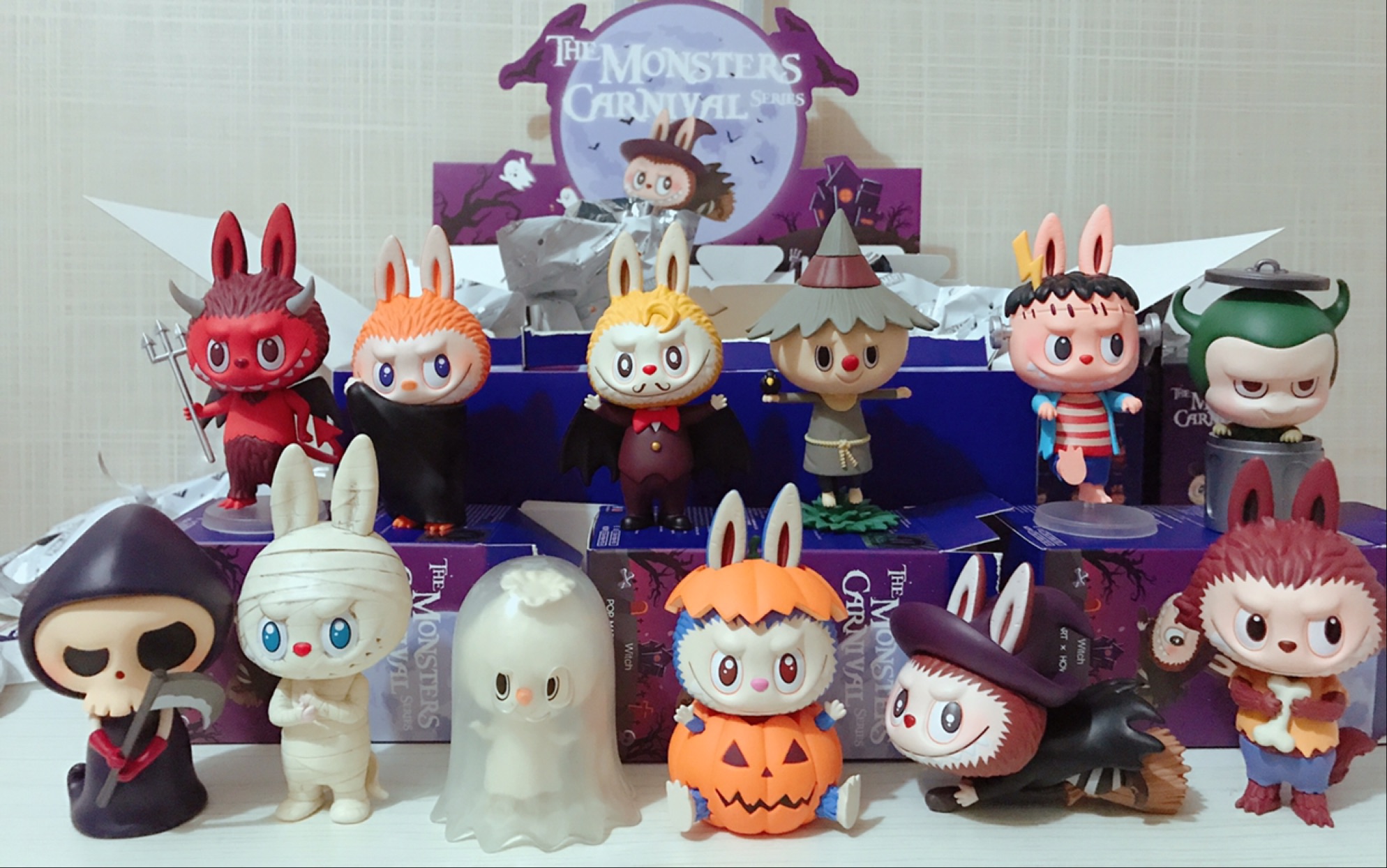 拆盲盒labubu怪物嘉年华系列又是没有隐藏的一天
