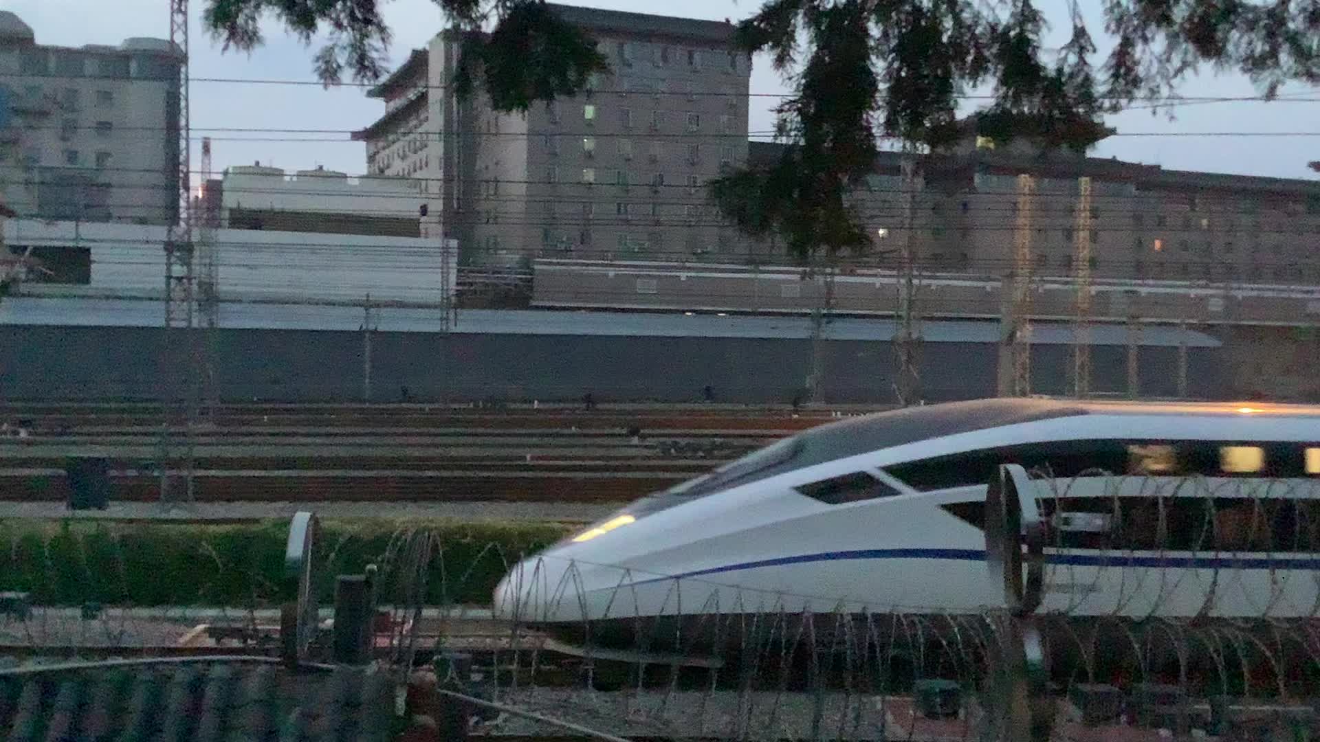 d901(北京西-深圳北)出北京西站.