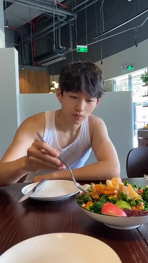 在吗,吃饭了没? 吕勇卓_哔哩哔哩 (゜-゜)つロ 干杯~-bilibili