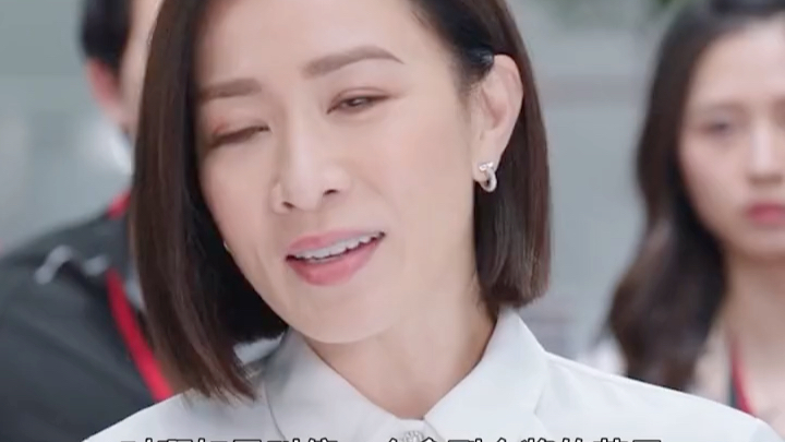 实力才是硬道理,打压别人不如提升自己!#新闻女王 #佘诗曼