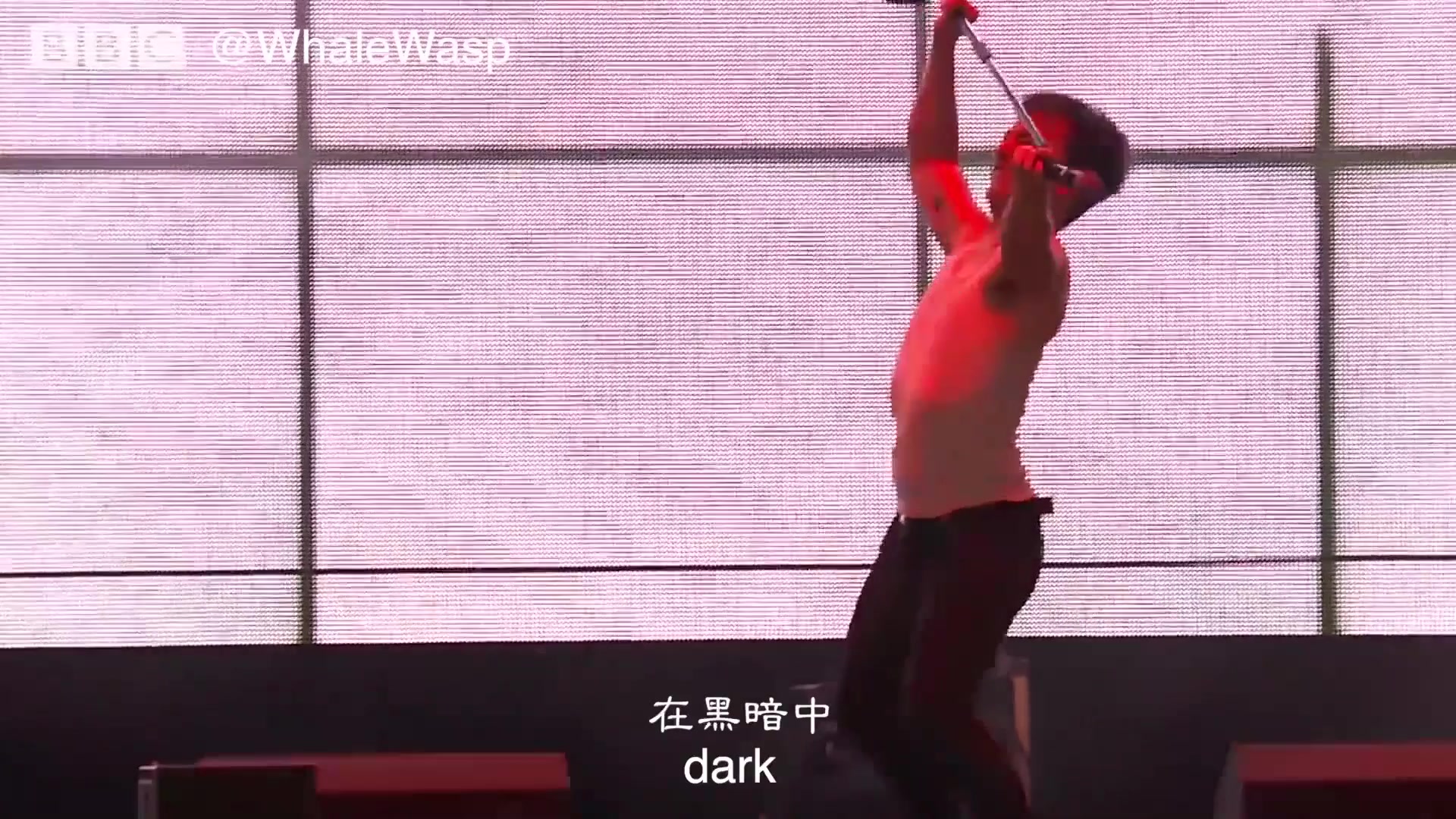 [图]【双语字幕】Joji - Slow Dancing In The Dark (Reading + Leeds 2019)