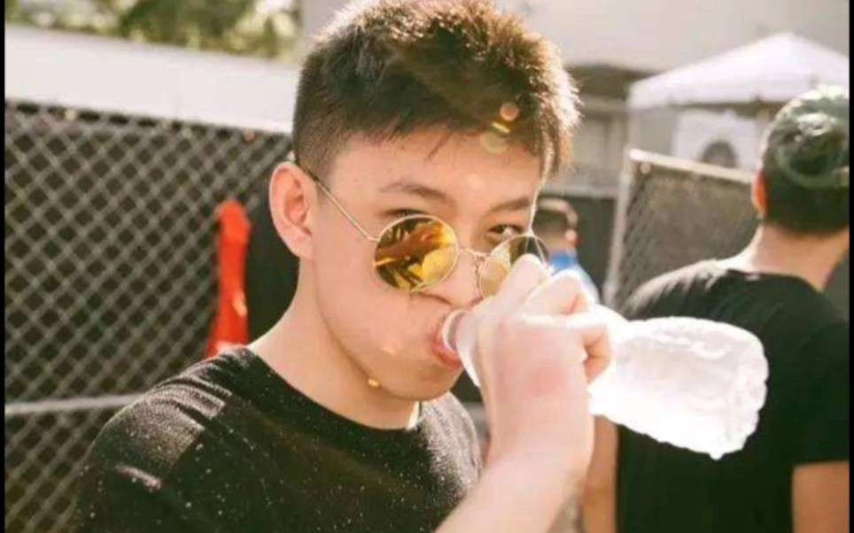 richbrian网恋教父七哥生日快乐