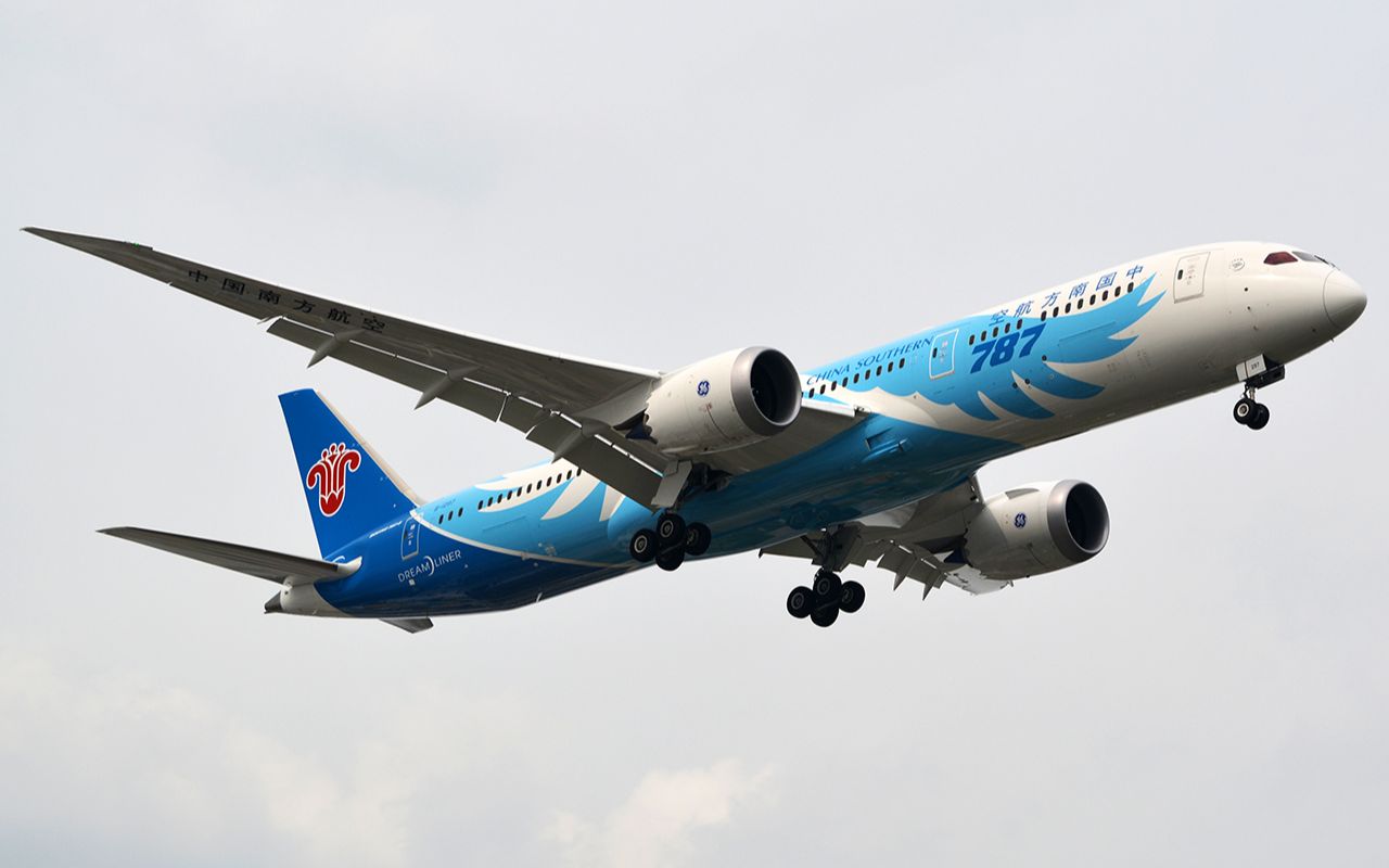 【航空】中国南方航空boeing787-9 梦想之翼彩绘 降落上海虹桥机场