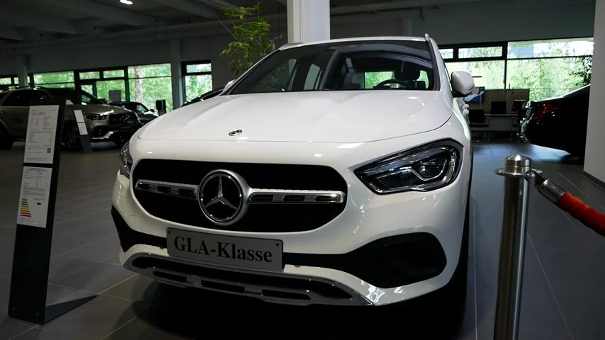 【新车展示】实拍2021年全新奔驰gla-外观内饰_哔哩哔哩 (゜-゜)つロ