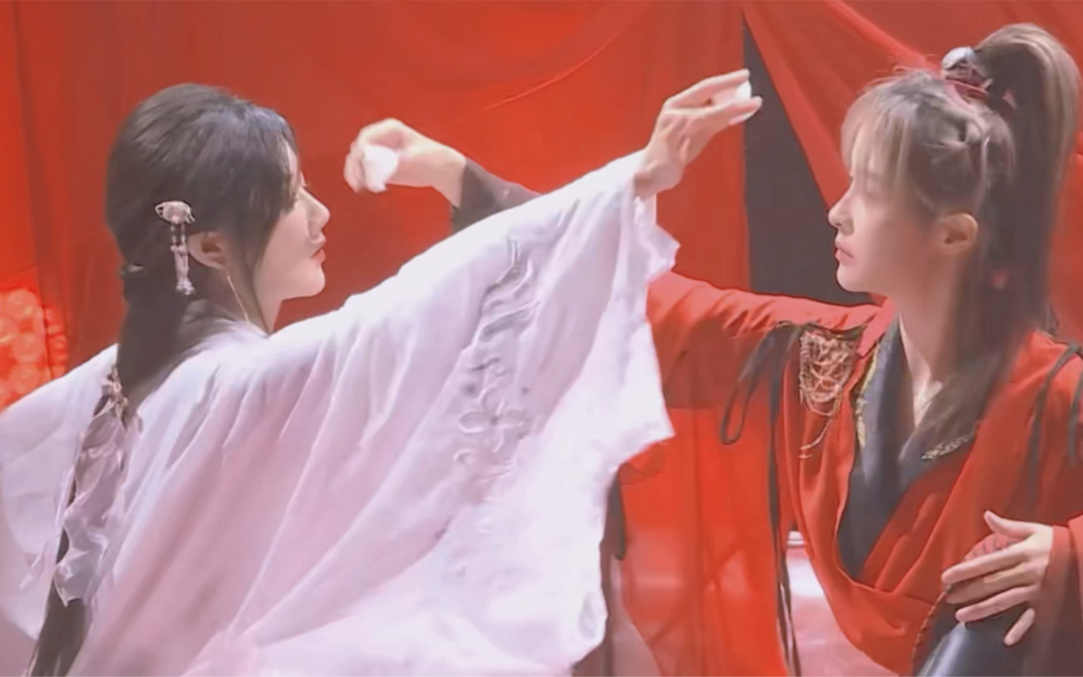 奶包《废墟纪元》| be美学不负相思 | 这是什么神仙cp