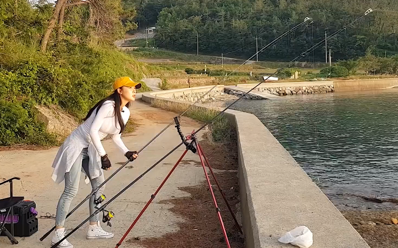 小姐姐的路亚钓鱼日常 海边露营钓鱼 [安贞恩]