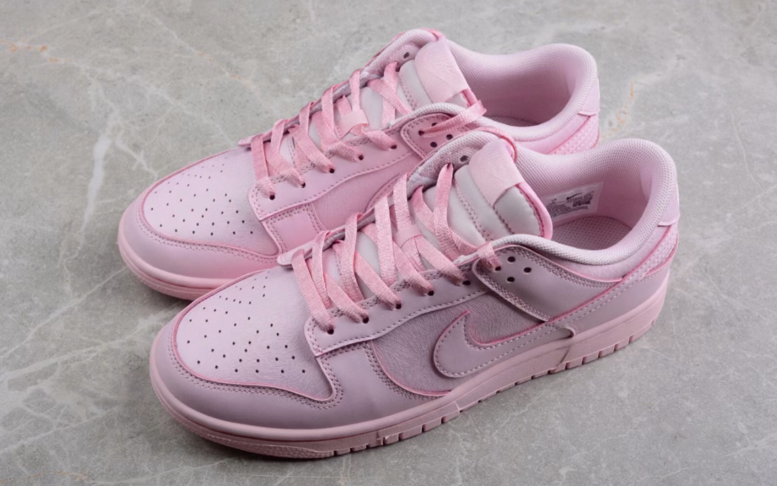 耐克 nike dunk low se prism pink 樱花粉复古休闲板鞋921803-601
