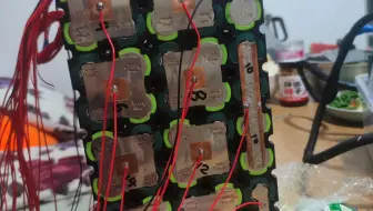 钓鱼也不钓了，跟着学做小电池，学着买工具，做点焊机，最后成这个样子，不知道能不能砸飞老铁，大佬们，接下来该干啥，该买些什么能用起来啊