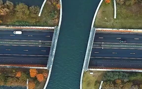 费吕沃湖水道桥