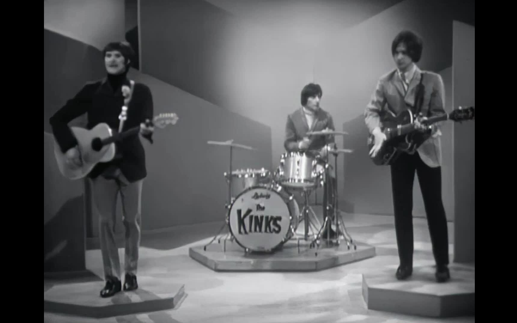 [图]奇想乐队（The Kinks）歌曲《Sunny Afternoon》现场 1966