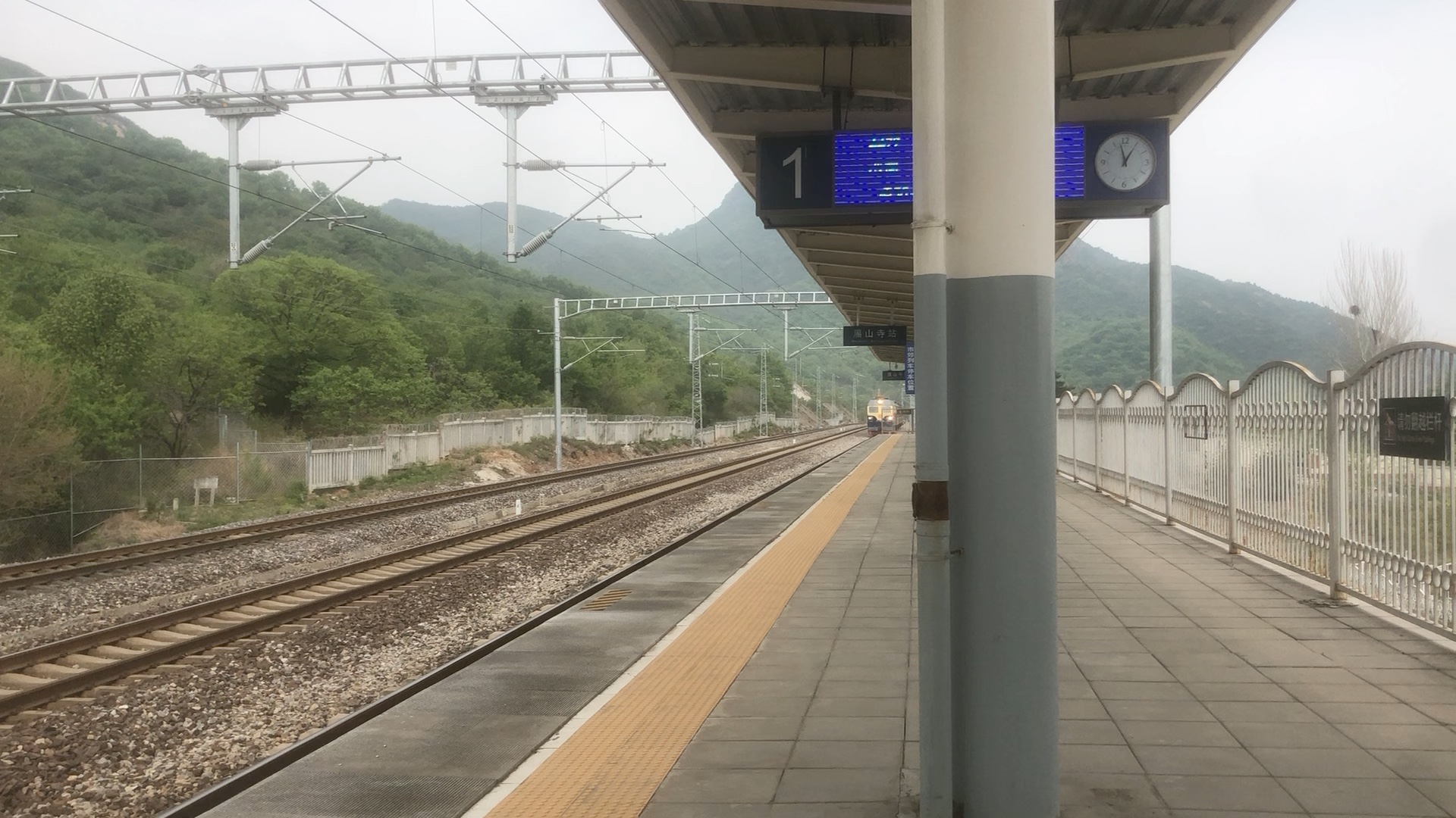 京局怀段df4c5013牵引4472(承德-昌平北)进黑山寺站