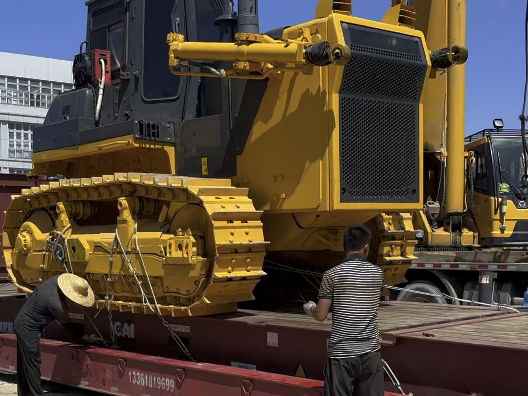 装箱出口 一路顺风!大量现货二手推土机转让